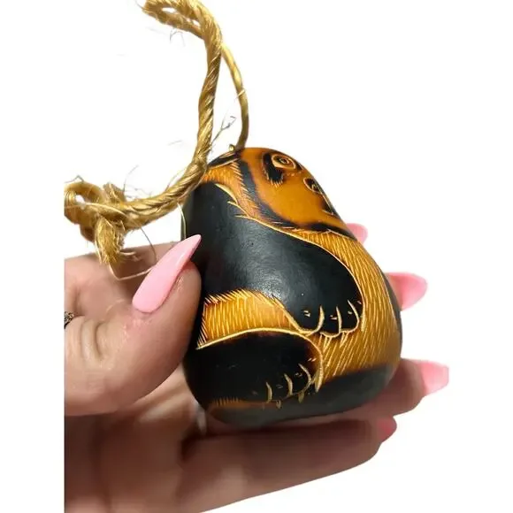 Vintage Hand-Carved Panda Peruvian Gourd Ornament Folk Art - Picture 2 of 4
